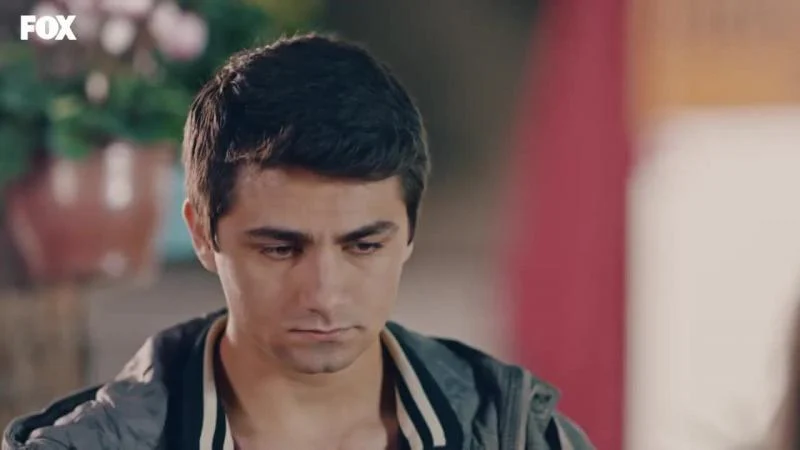Кадры из сериала Детство (2020)